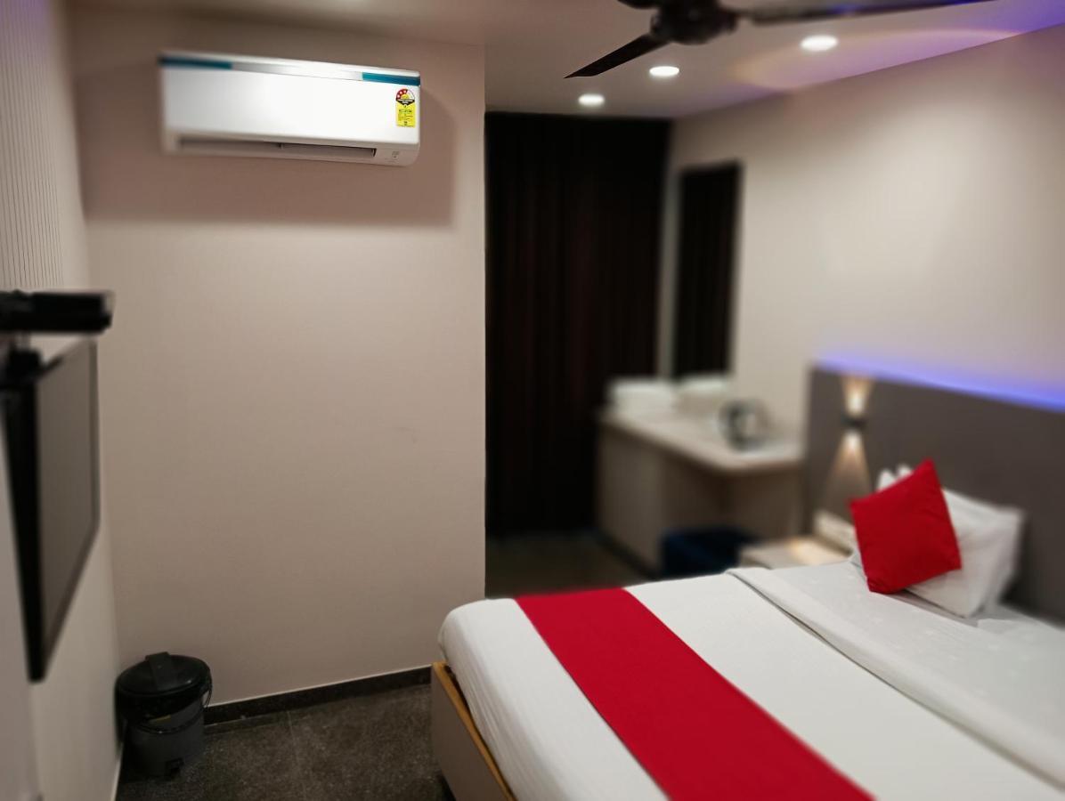 Hotel Royal Rituals Vesu Σουράτ Εξωτερικό φωτογραφία