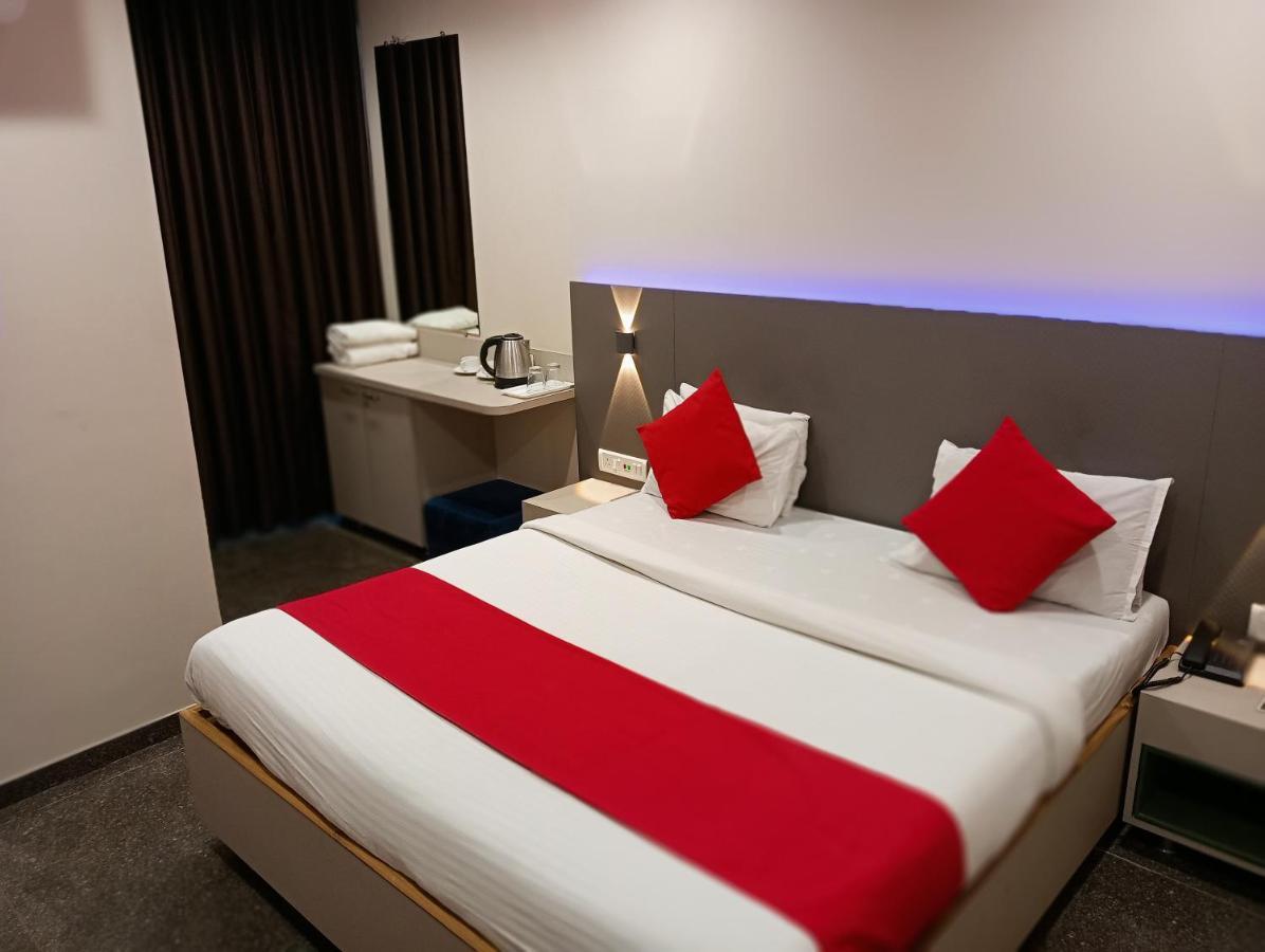 Hotel Royal Rituals Vesu Σουράτ Εξωτερικό φωτογραφία